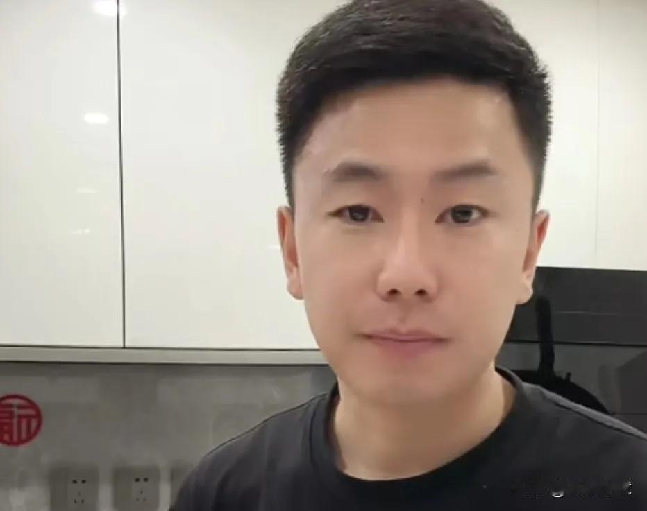 瓢瓢的抱怨，赵总的选择，职场人都在想啥

瓢瓢开始直播了，她在抱怨工作，不停抱怨