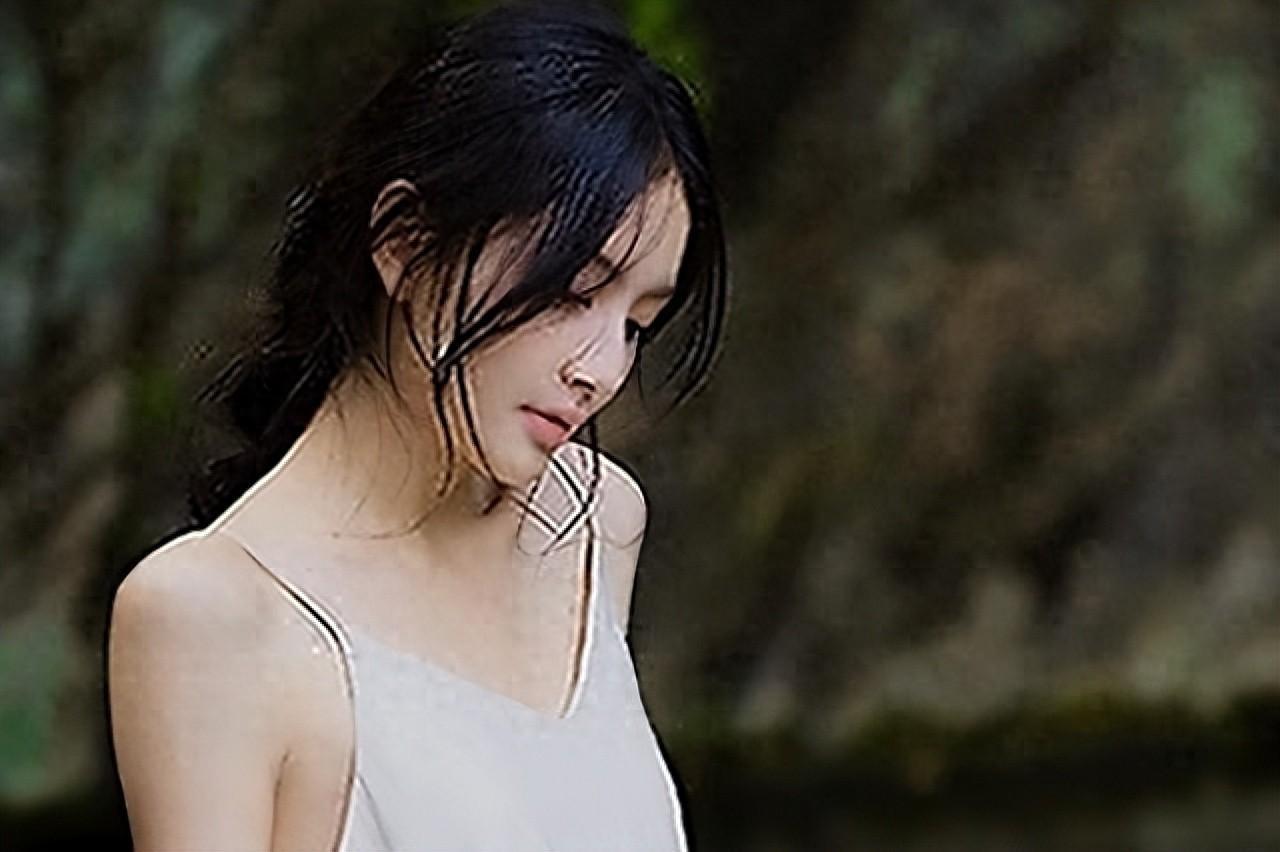 中年女人想和你发生关系，会有这三种“生理反应”，装不出来
中年女人如果暗恋你，会
