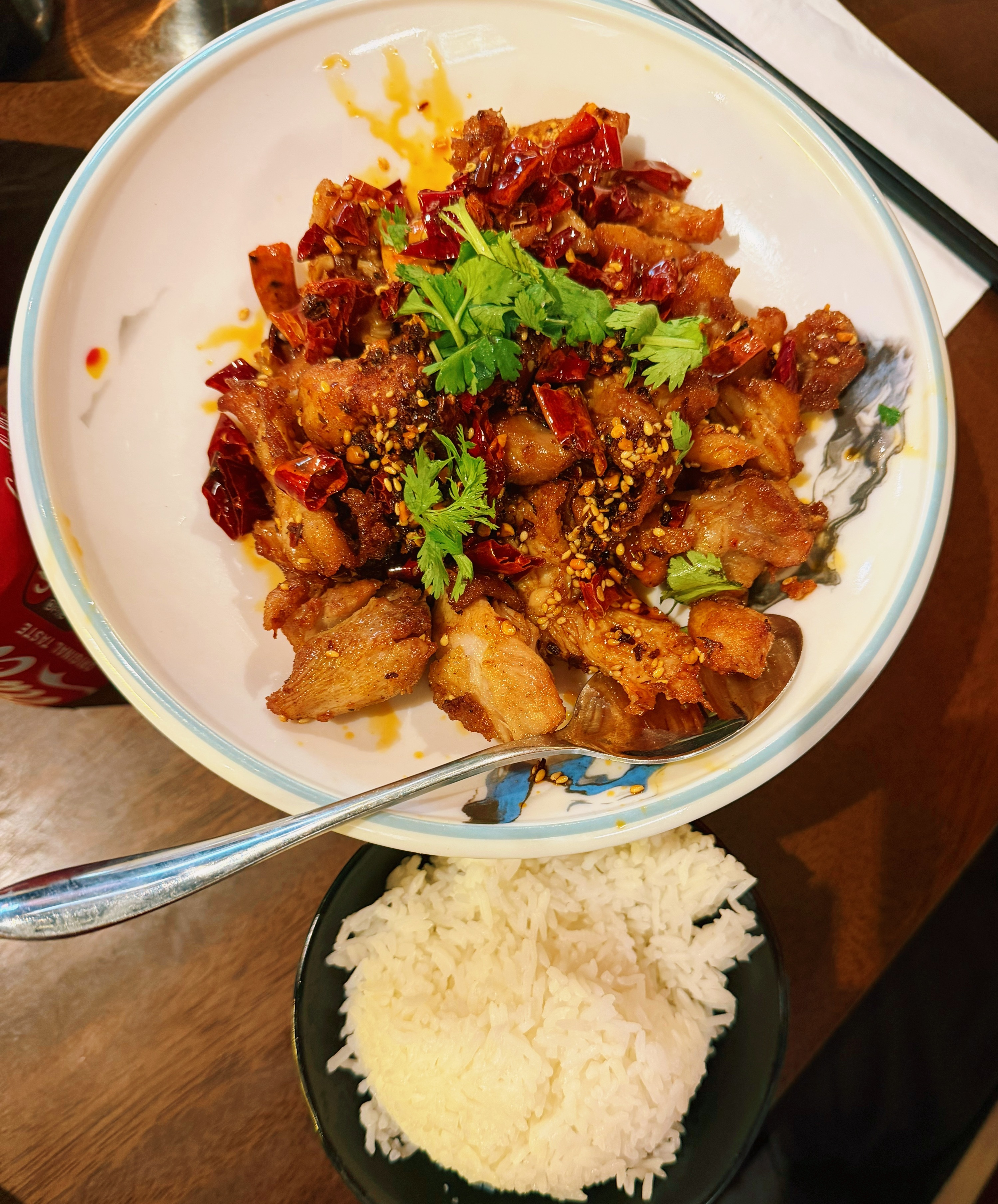 就这家还没怎么排队，居然特别特别好吃。三个人加饮料加小费，85美元。 美国·旧金