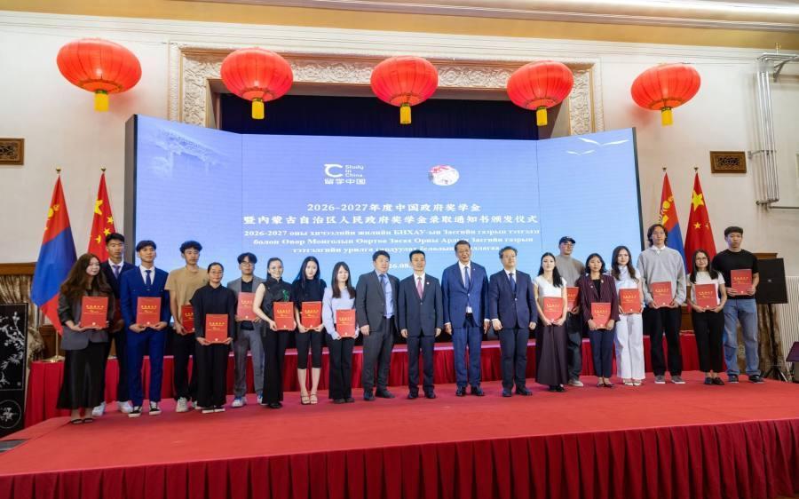 前脚苏赫巴托尔省几个不法分子闯入中资丰森能源石油勘探营地，滋扰经营、破坏财物、侮