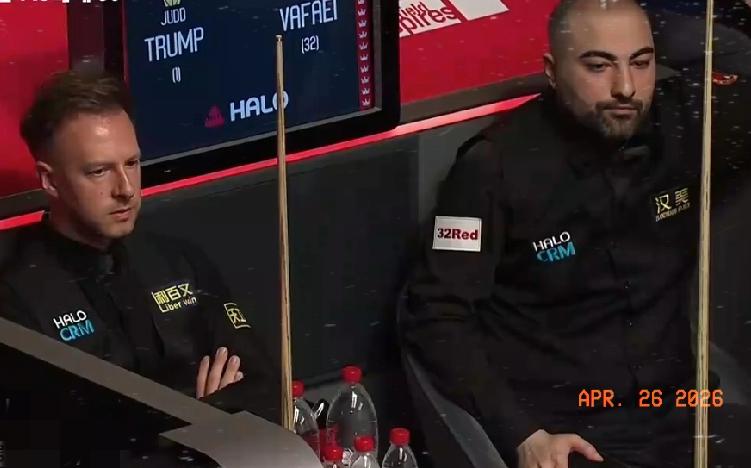 瓦菲顶住特鲁姆普反扑，第12局打出单杆81分，81-0追平比分6-6，进入中场休