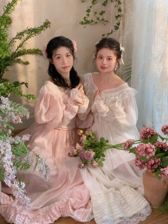 闺蜜双人写真🍃在花房里拍出电影感