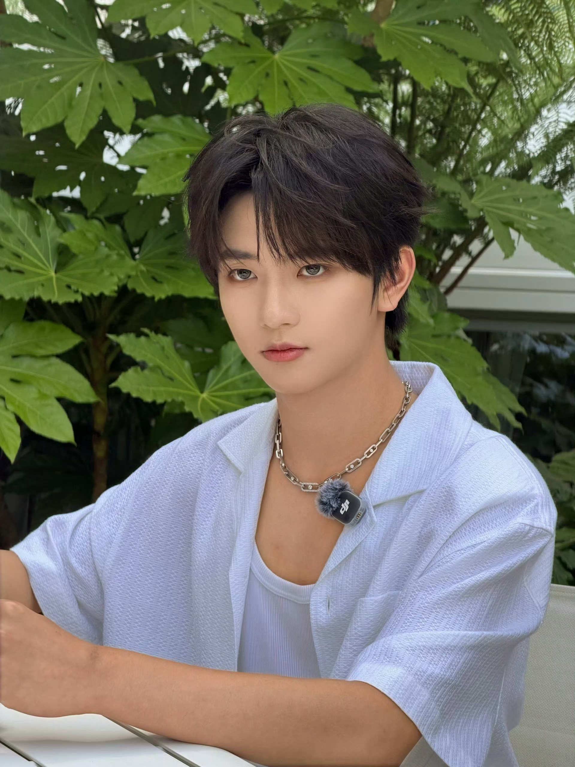 📷｜穆祉丞天赐的声音下班今天的小穆有点元气超标 清爽的少年气息要溢出屏幕啦～ 