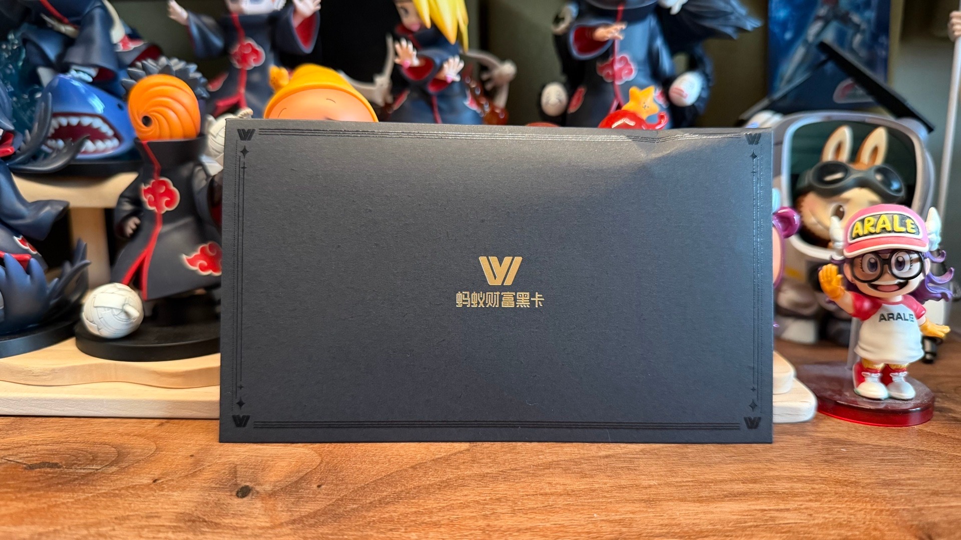 支付宝这个周边好高级我仓既盈，我庾维亿翻译成大白话就是祝咱钱货多放不下 