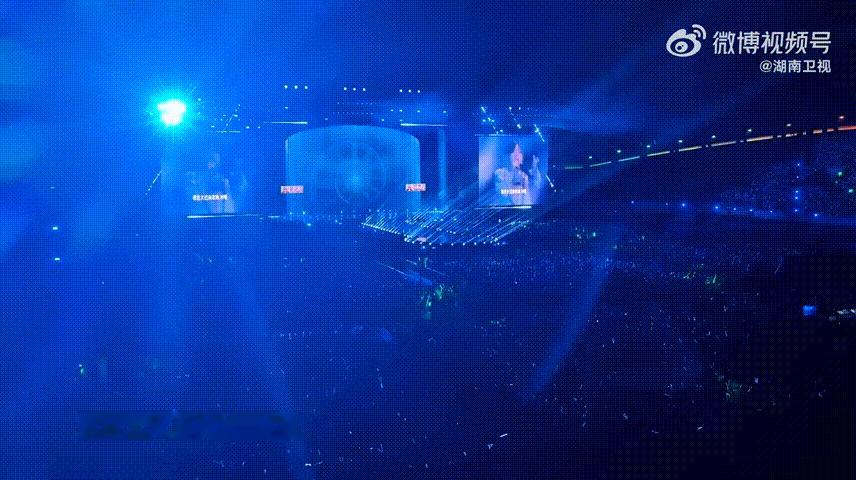 周笔畅live稳得像CD周笔畅回家乡湖南再唱笔记青春湘潭演唱会谁能想到一场家乡演