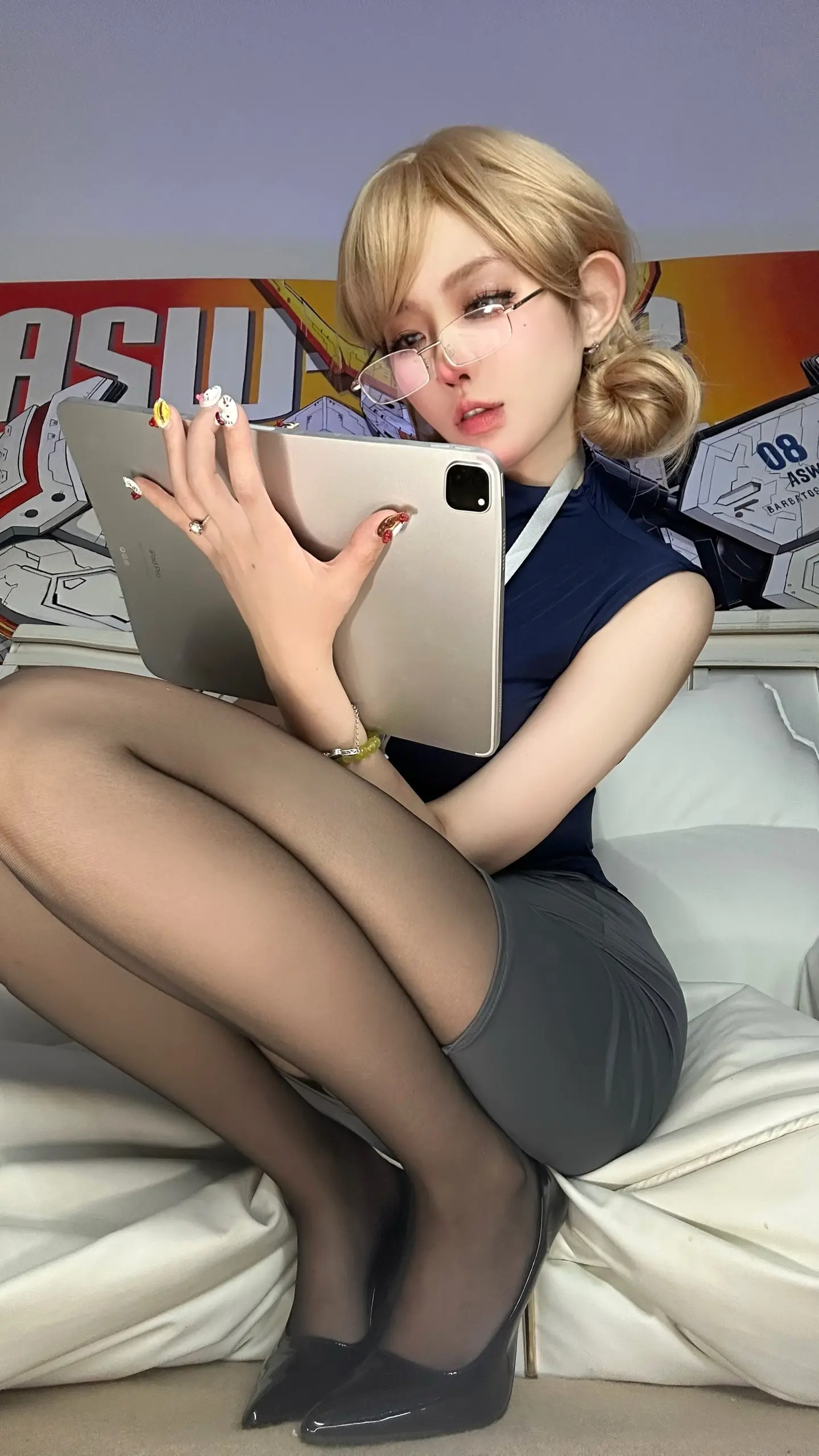 您暴躁的周一女同事