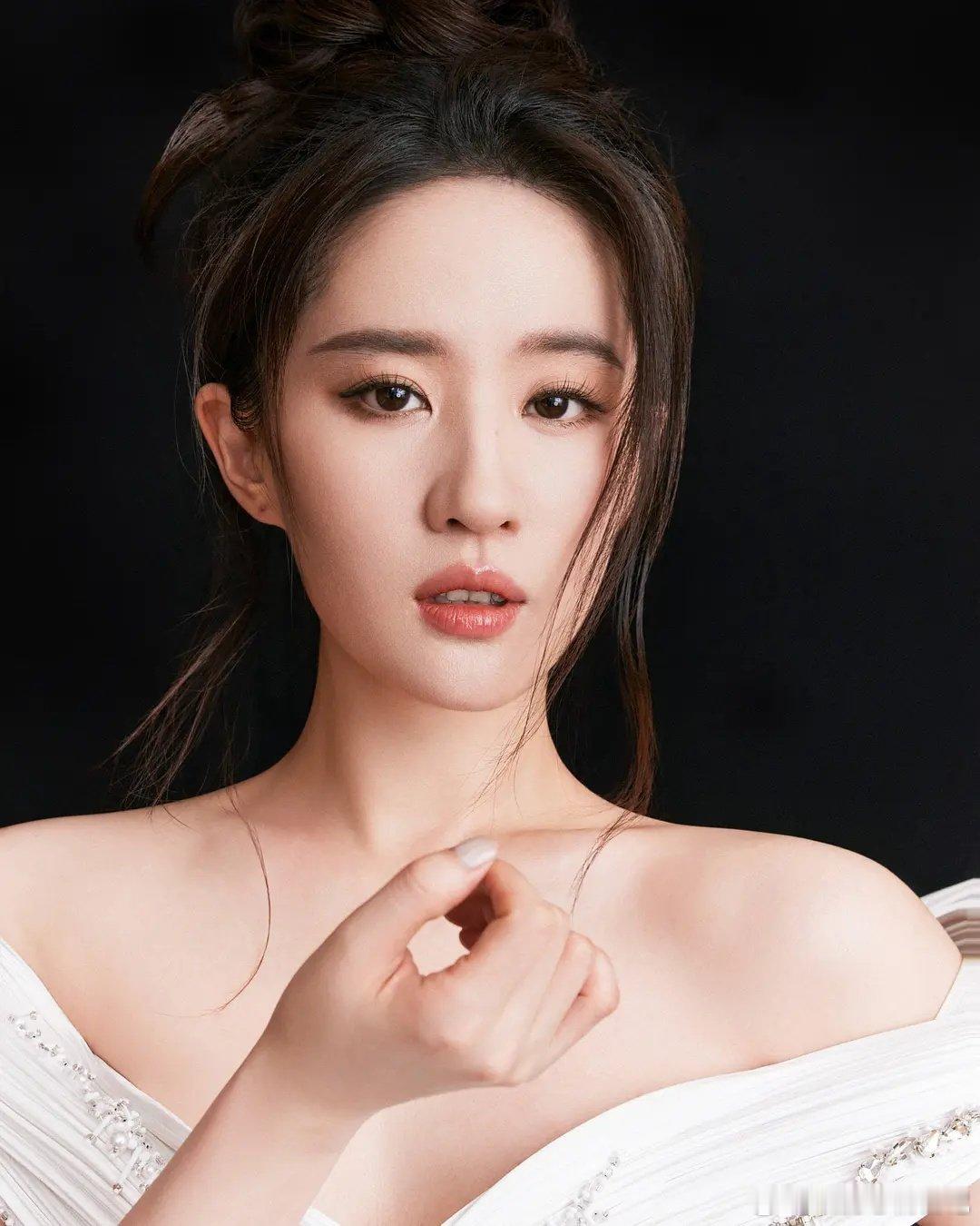 仙这次宝格丽活动造型防止批皮开些奇怪的帖先开为敬感觉妆造听劝了比之前有进步期待一