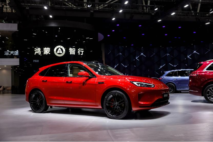 年轻人的移动音乐厅！车展问界新M5 Ultra音质超震撼
音响系统往往是体现车辆