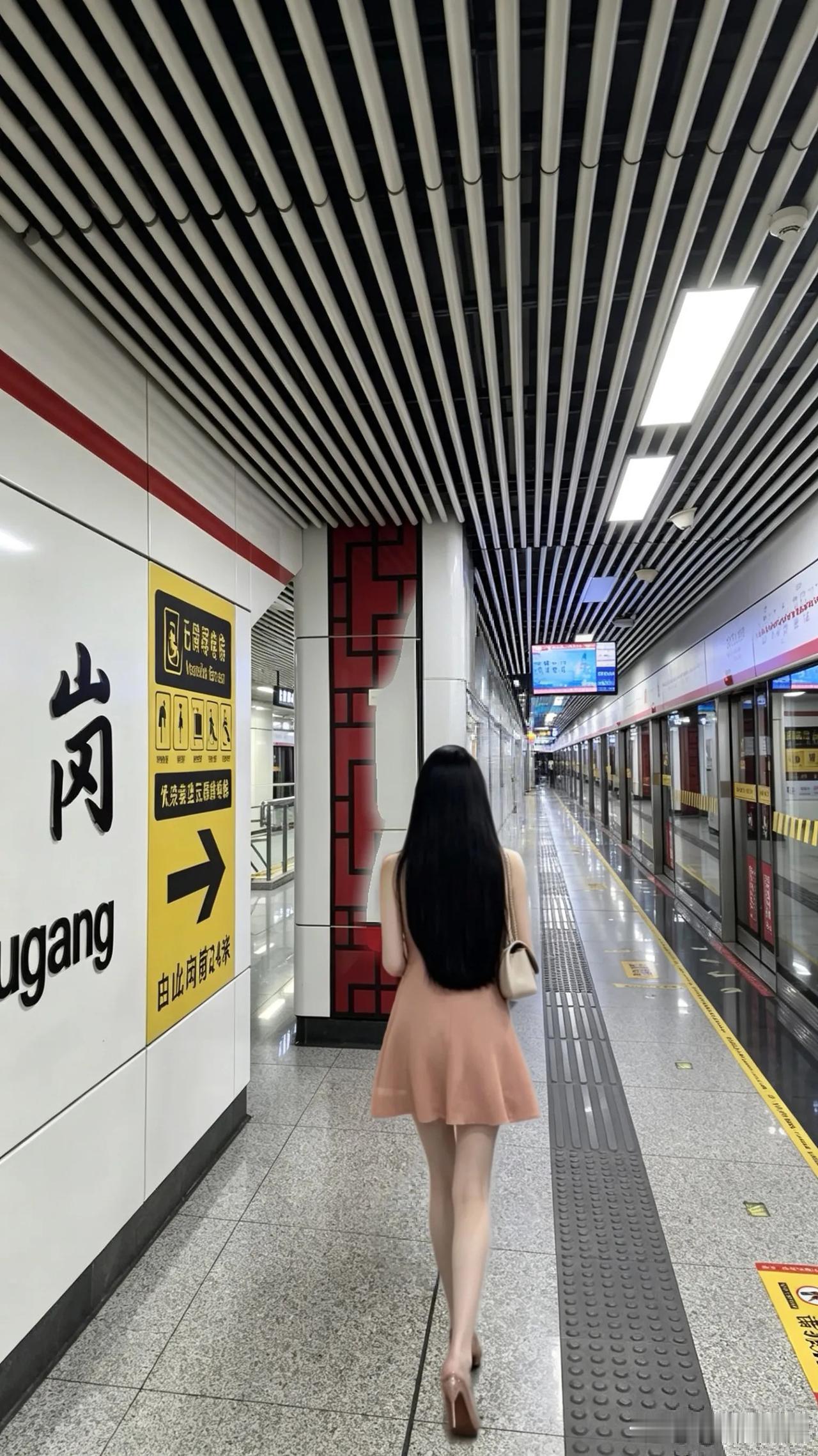 再难，也要笑对人生😊

每天不管再难
都想保持轻松心态
笑对人生

工作堆成山