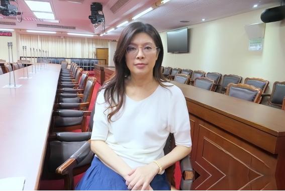 丢掉幻想，准备斗争！国民党已经正式退出了历史舞台的主角席位。郑丽文公开拒绝一国两