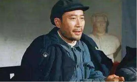 1990年，导演请李雪健主演焦裕禄。不料，焦裕禄的妻子得知后，立马摆了摆手，连连