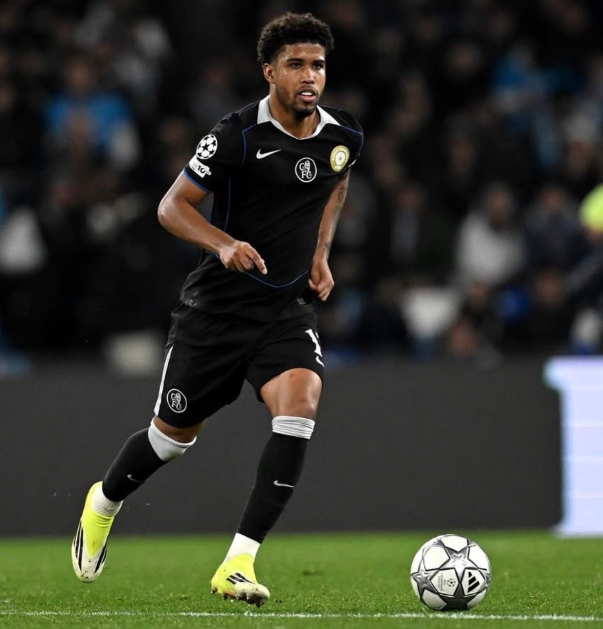 Give Me Sport记者Ben Jacobs：曼联想要引进托纳利，但他的梦