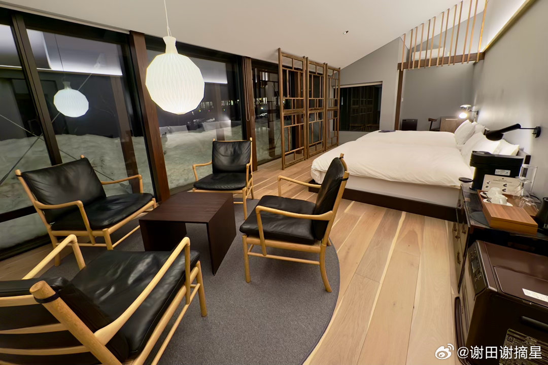 金牌店 Levo富山县深山里的金牌店，三月依然是雪国风光，山沟里来一次难度很大，