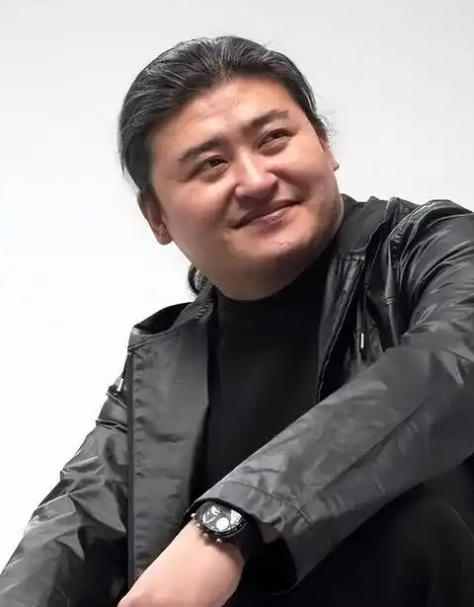 酒精？！刘欢老师，一路走好！下辈子，一定少喝酒了！在2009年就确诊股骨头坏死，