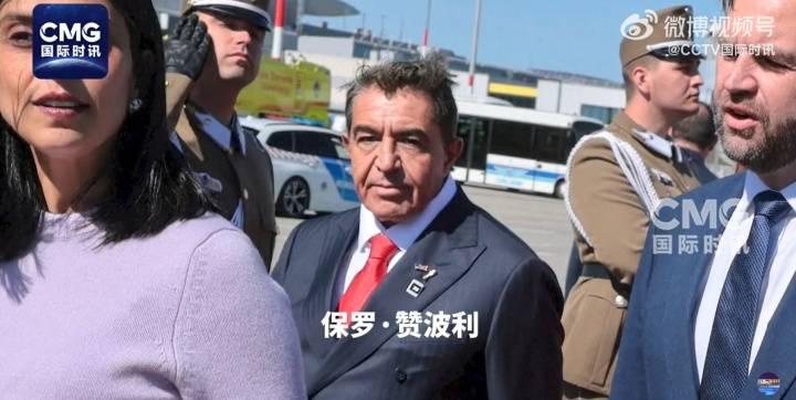 英国《卫报》援引《金融时报》消息，特朗普特使公开表示，已向特朗普和国际足联主席因