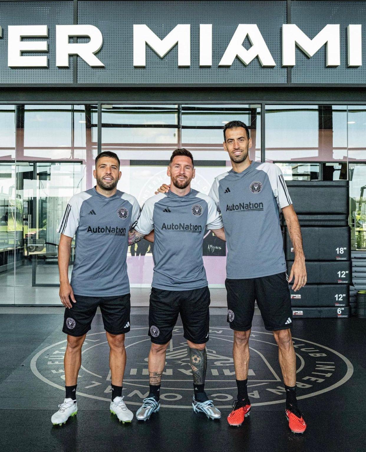 迈阿密三人组，梅西有秘密？[捂脸]脚上功夫，不算秘密的秘密，但也值得去关注了。[