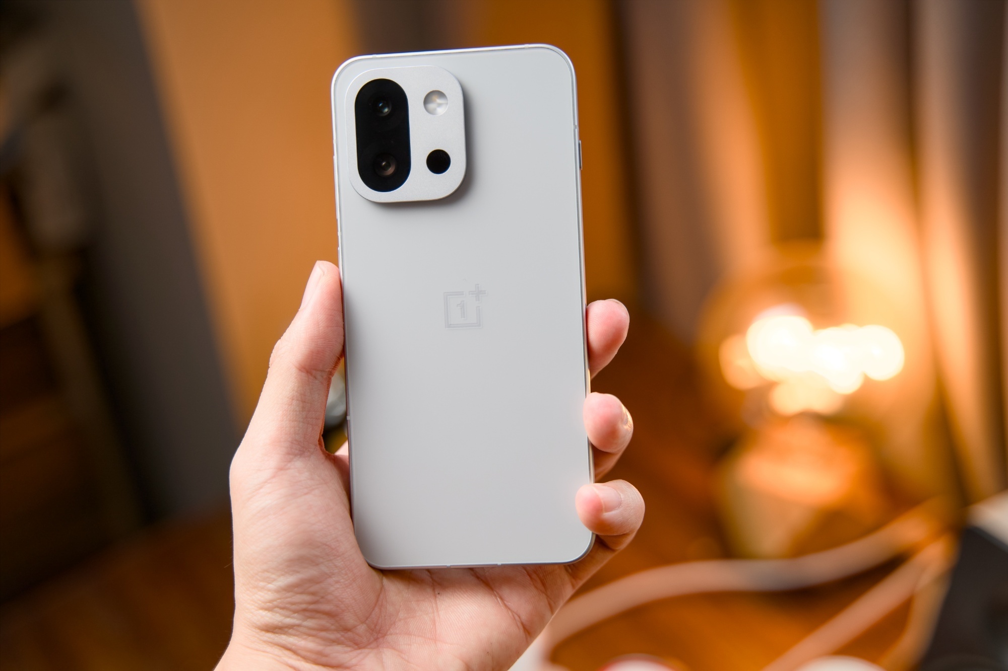 一加15T 7500mAh电池+100W闪充，还TM居然是极窄四边等宽，怎么会有