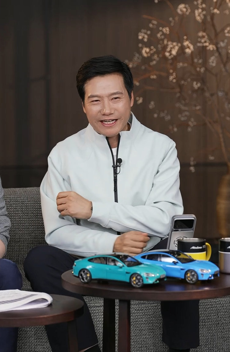 【雷军回应内部会议将玄戒 O1 读成 01：状态不好照稿子还鬼使神差念错】 雷军