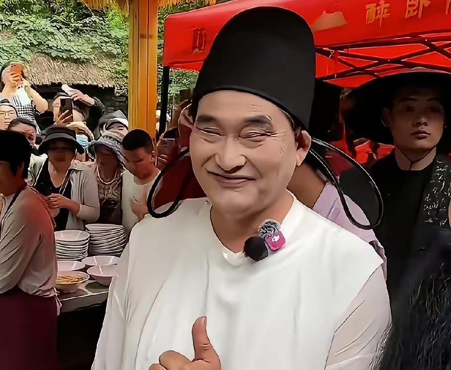 朱之文属实半点不含糊，跨界演戏直接挑战宁采臣这一经典角色，实在让人意外。他行事向