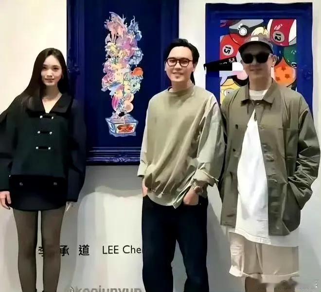 S家的人真的好喜欢开画展呀，来彰显自己的才艺！

之前具俊晔就在台北开过画展，其