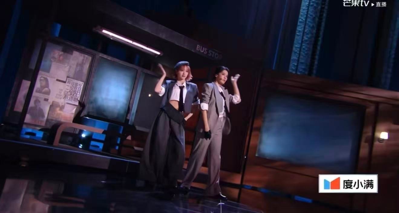 黄灿灿质疑它接受它成为它 以前看别人哭觉得不至于，轮到自己才知道多至于。黄灿灿这