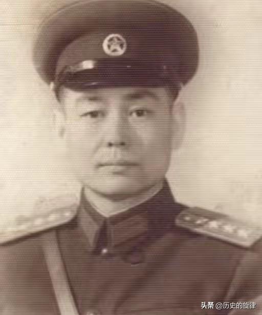1962年师长遇刺案：参谋借汇报工作连开数枪，一桩私情毁掉两条人命
 
1962
