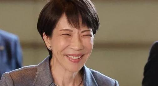 最近有个很明显的变化，日本媒体不跟着当局瞎吆喝了，报道风向直接转舵。说到底就一个