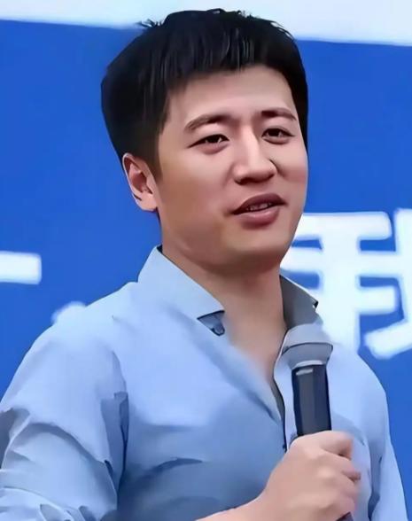 张雪峰去世后，人们查到他多年来的捐款情况，看完后沉默了。他每年向郑州大学捐款50