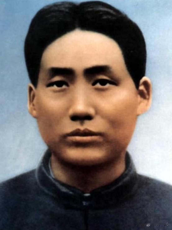 1927年，毛泽东被捕后，在押去处死路上，侥幸机智逃脱，在一个水塘边的密草丛里躲