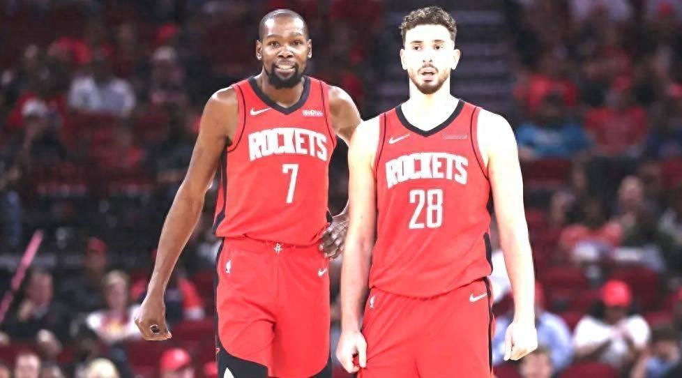 三当家的话，进攻端必须发挥更大的作用，感觉这赛季阿门比不上森林狼的麦丹。如果阿门