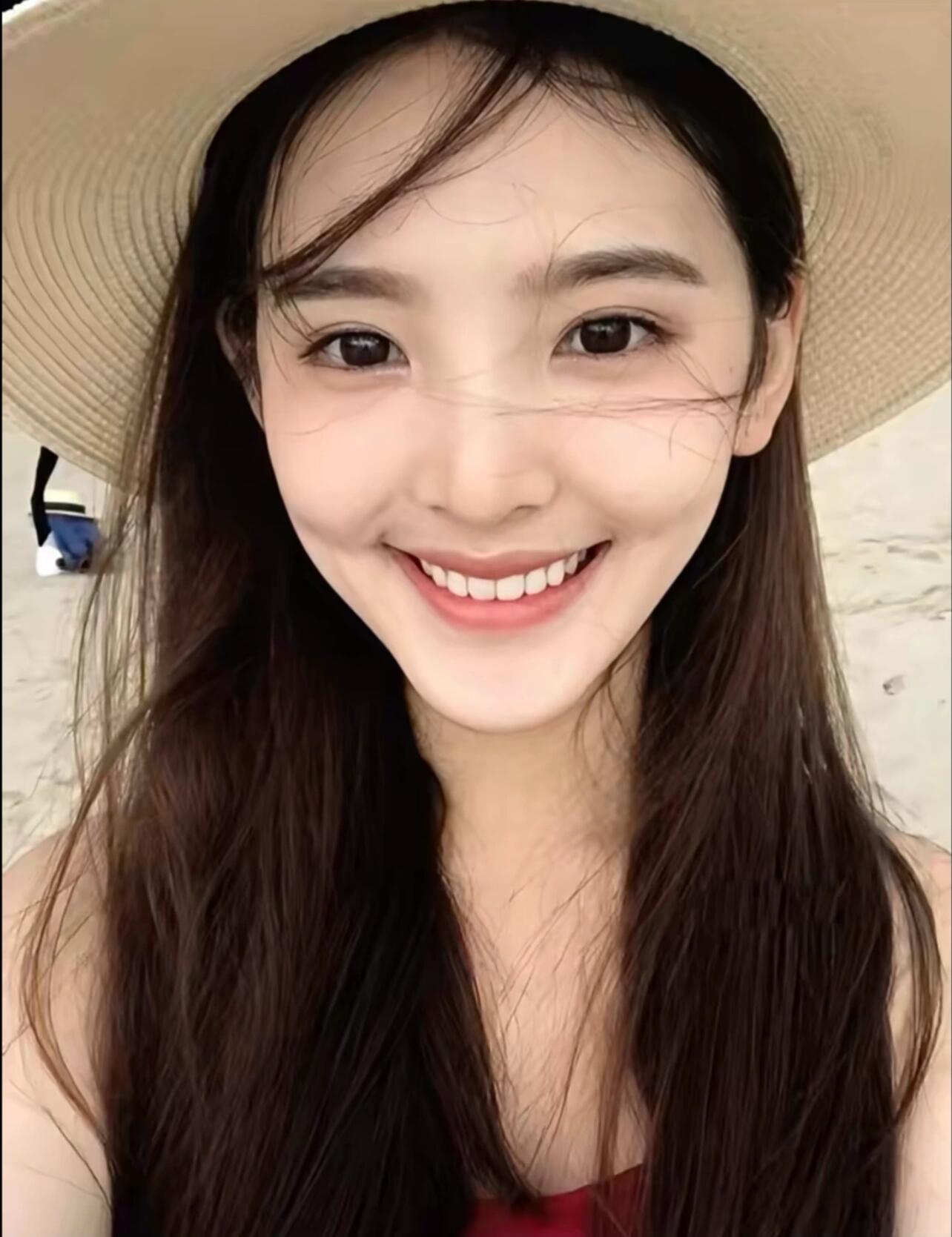 一张早期的章若楠🐚 ​​​