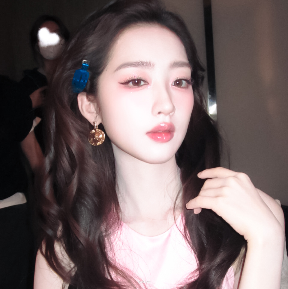 宝宝你是最适合ccd的小女孩邓恩熙🍨🧊 