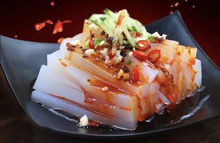 我不是四川人，但对川菜情有独钟。说真心话，对重庆一些人闹着要搞渝菜、渝剧、渝茶、