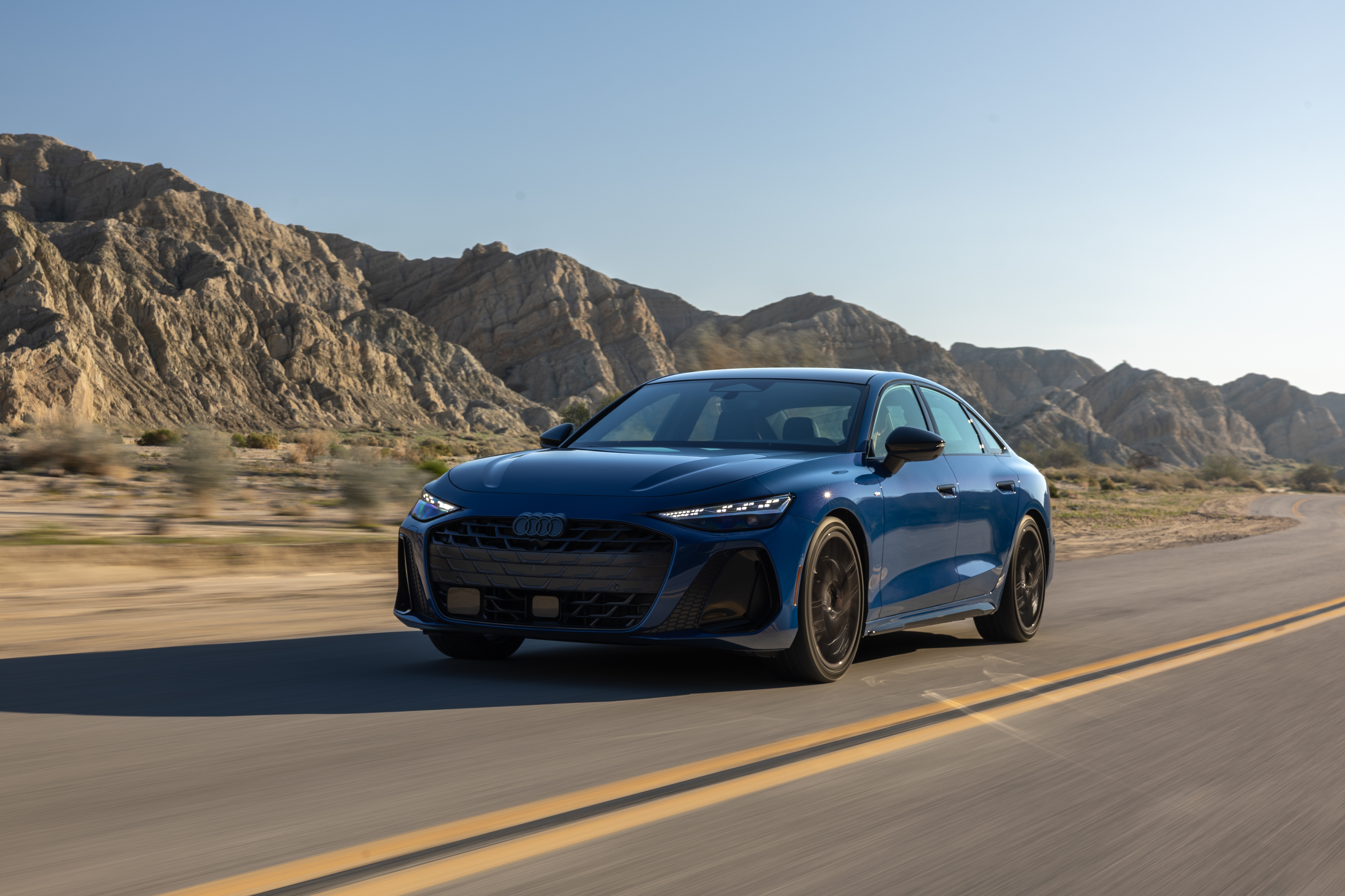 Audi A6 TFSI quattro S line black新车