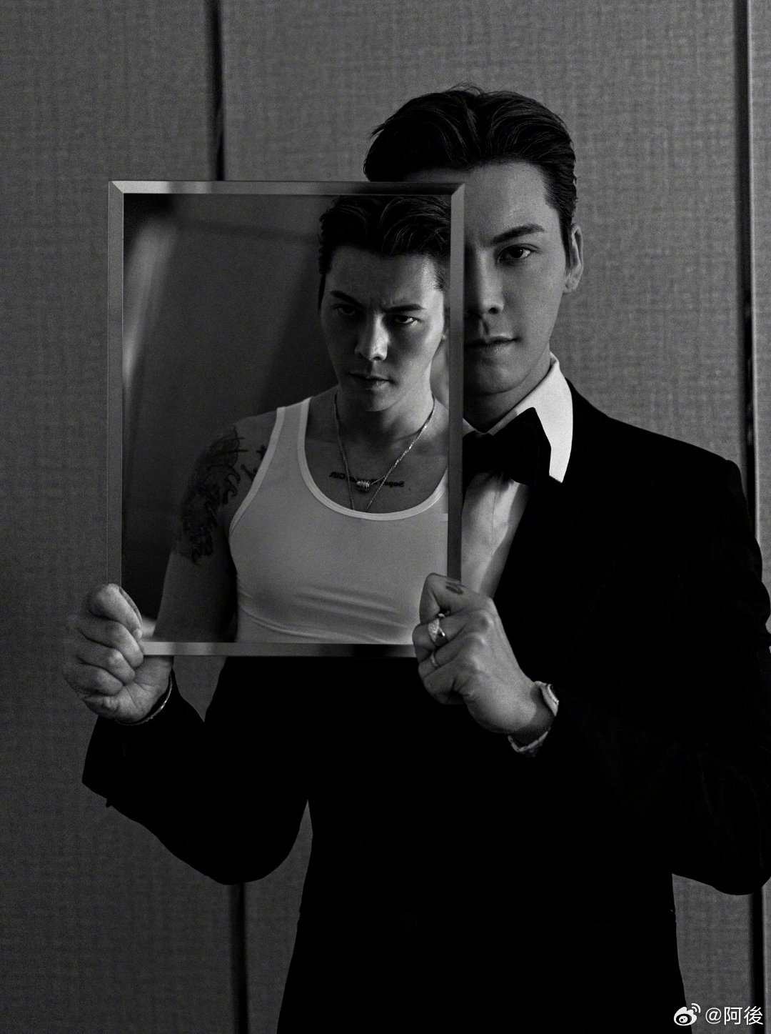 陈伟霆终于演医生了 反差天花板来了！陈伟霆饰演王志诚，表面温文尔雅的医者，私下却