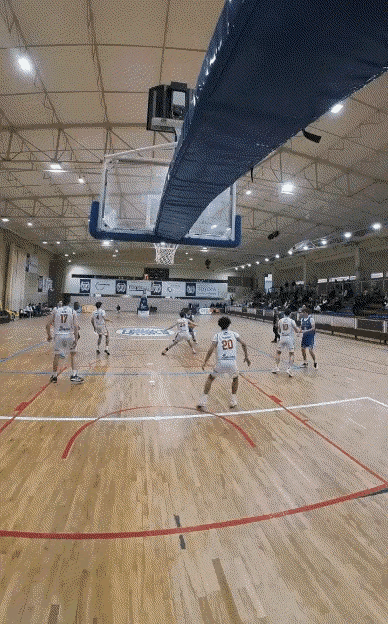 这记传球太妖了！小后卫骗飞内线再送助攻，这才是真正的球商！
 
你敢信？这才是篮