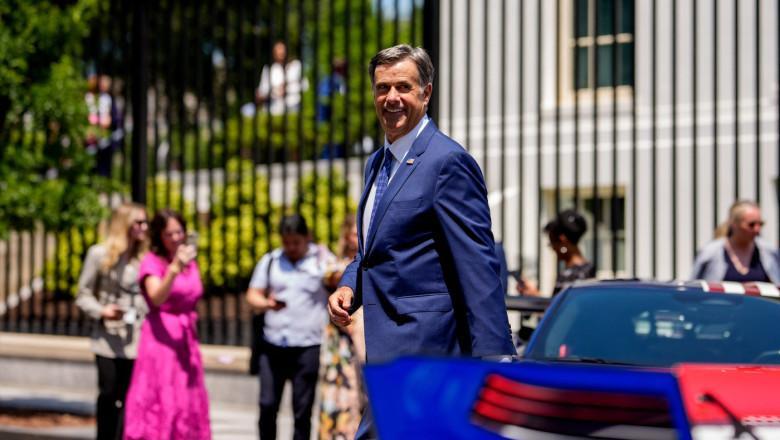 [太阳]CIA局长突然秘密飞往莫斯科，没有见普京，却与俄罗斯两大情报首脑坐到一起