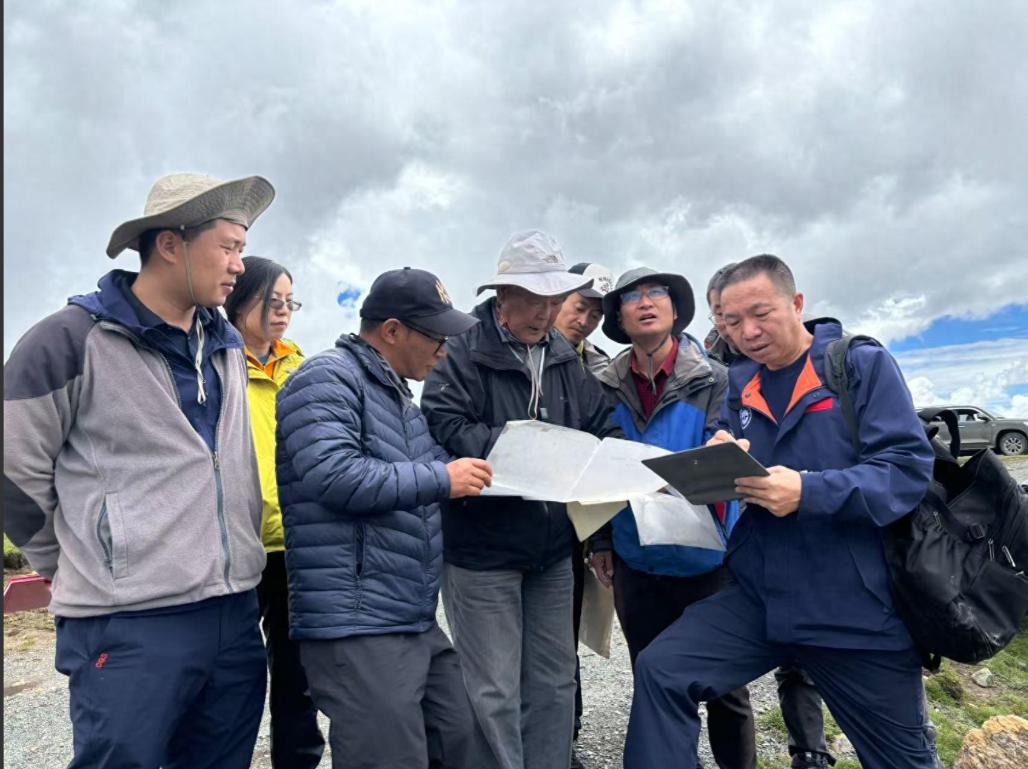 全世界找了上百年的第四种铬铁矿，竟然被中国人找到了！ 5 月 18 号央视新闻爆