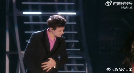 HarryStyles新专辑封神 哈卷新专《Kiss All The Time.