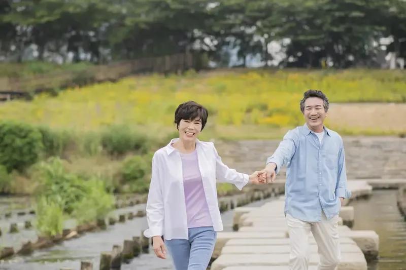 夫妻冷战超过一周？心理学家教你3招打破僵局！

家庭氛围冷如冰窖，沉默的空气令人