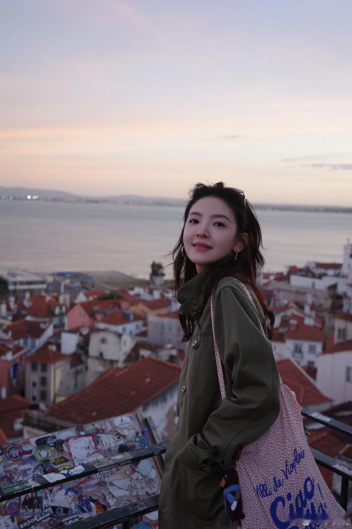 章若楠用随拍捕捉里斯本的美好，也用 plog 的形式将这份美好留存，上线专属的里
