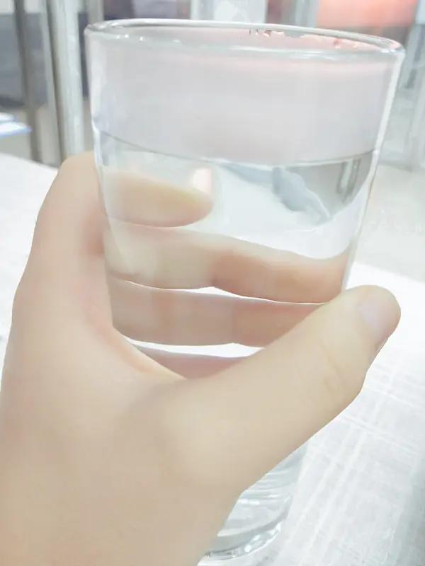 起床到底是先喝水还是先吃饭? 起床先喝水还是先吃饭，这事儿没个准头，全看个人习惯