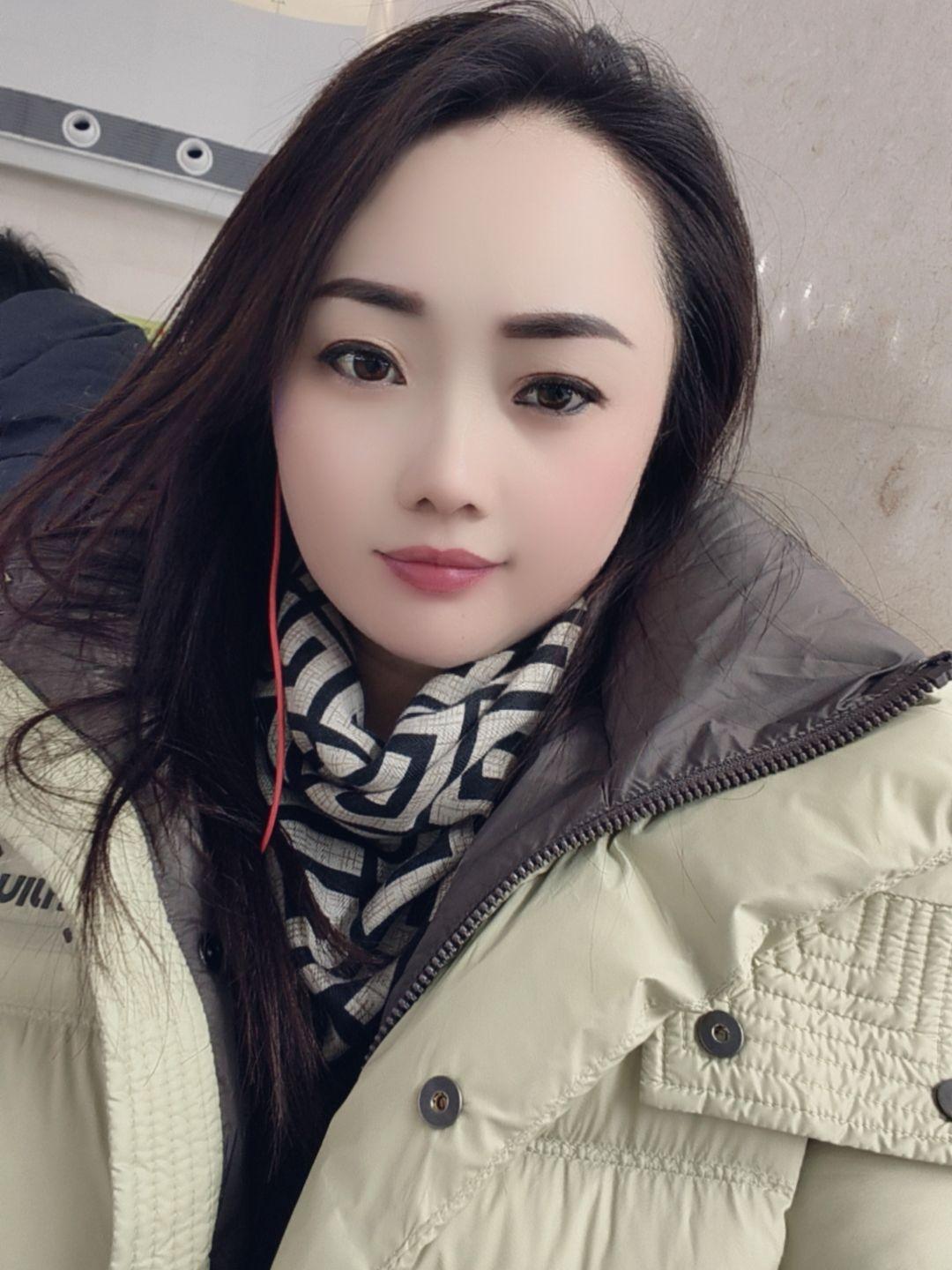 不爱的理由有很多，而爱的理由就只有一个，那就是一直想和你在一起。