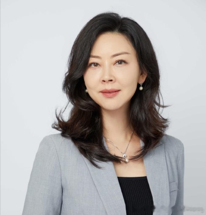 今日，宝马集团正式宣布，任命方媛女士为宝马中国企业事务副总裁，兼任华晨宝马公共关
