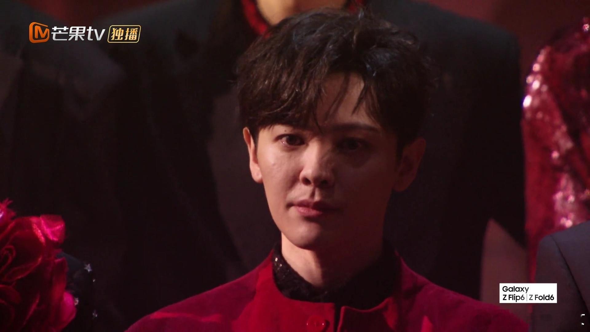 #尤长靖大合唱落泪#哇哦！尤长靖在披哥最后的大合唱舞台上竟然落泪了，看得出来他是