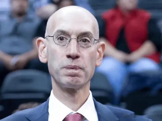 NBA总裁亚当-萧华在近日接受了采访，谈到当今联盟场均得分高的情况。

亚当-萧