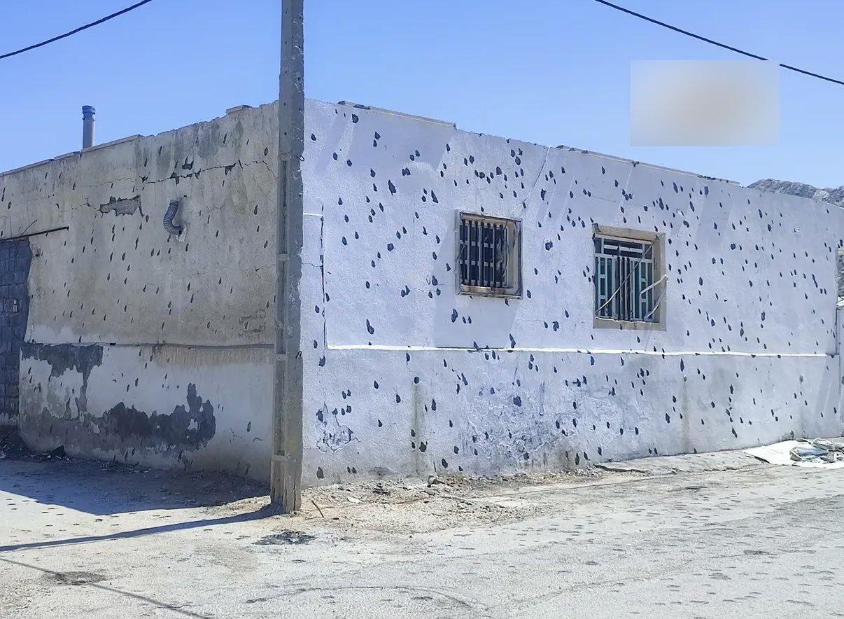 这是2月28日美国空袭拉默德后首次发现疑似钨弹丸的实物照片。PrSM导弹的设计目