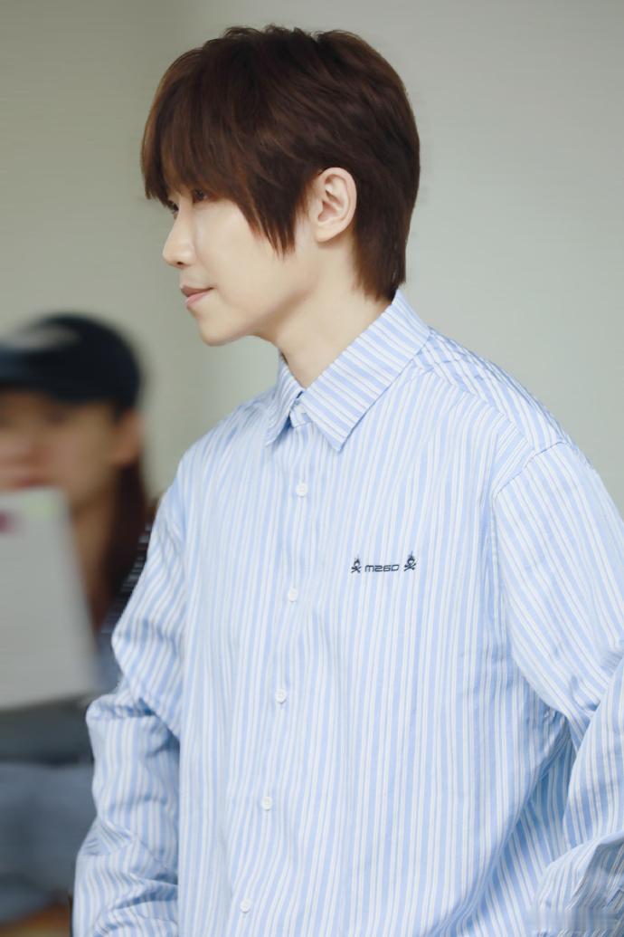 徐良时间折叠巡回演唱会徐良演唱会看到巡演官宣的那一刻内心瞬间被戳中，藏在岁月里的