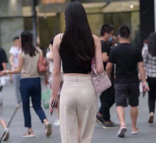 找另一半最重要的是人品，而不是爱情。爱情会消逝，而人品轻易不会改变。