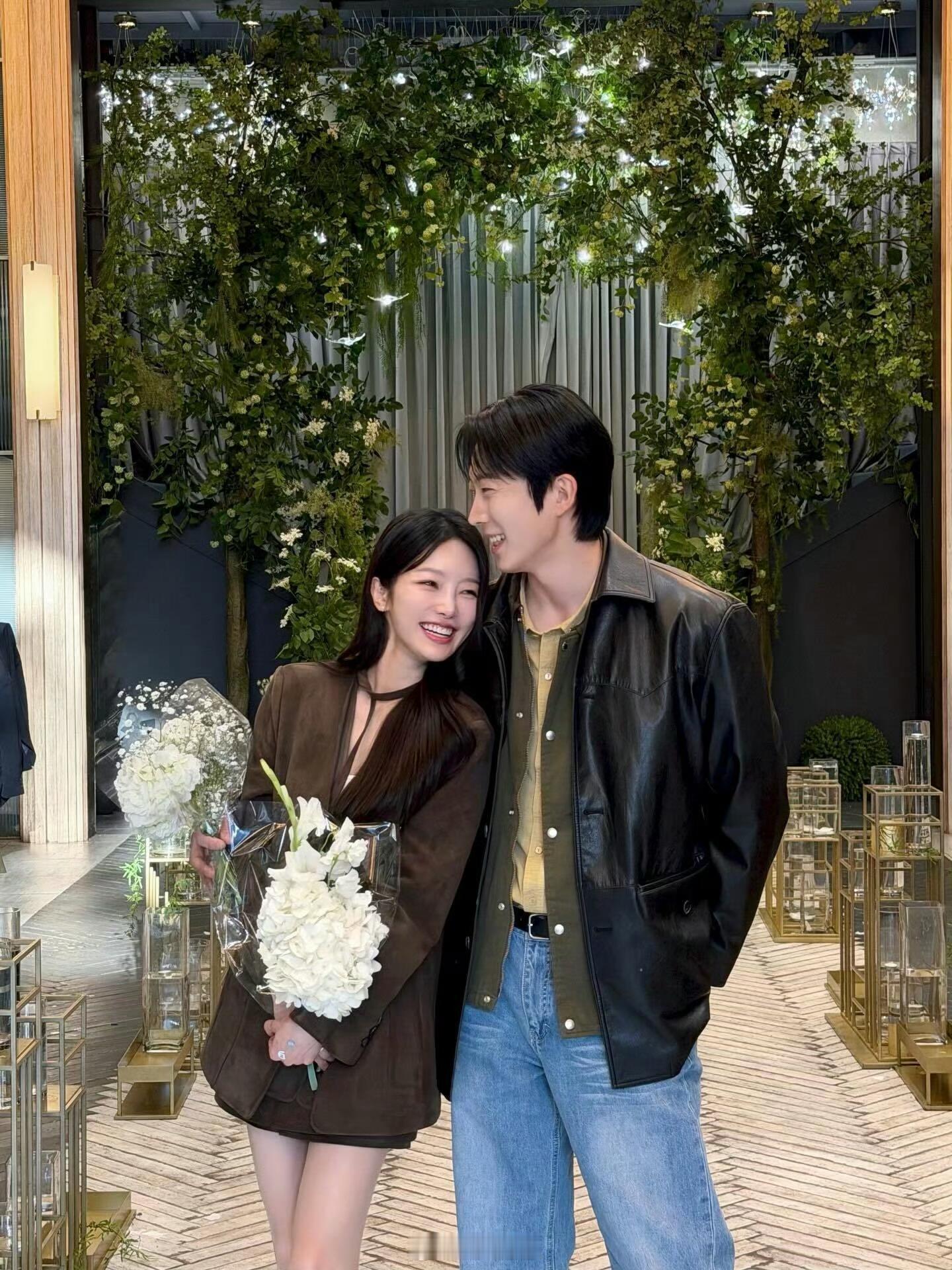 换乘恋爱元奎智贤: 我们也🙈…元奎智贤共创参加婚礼的照片💒✨好甜蜜恩爱，这位